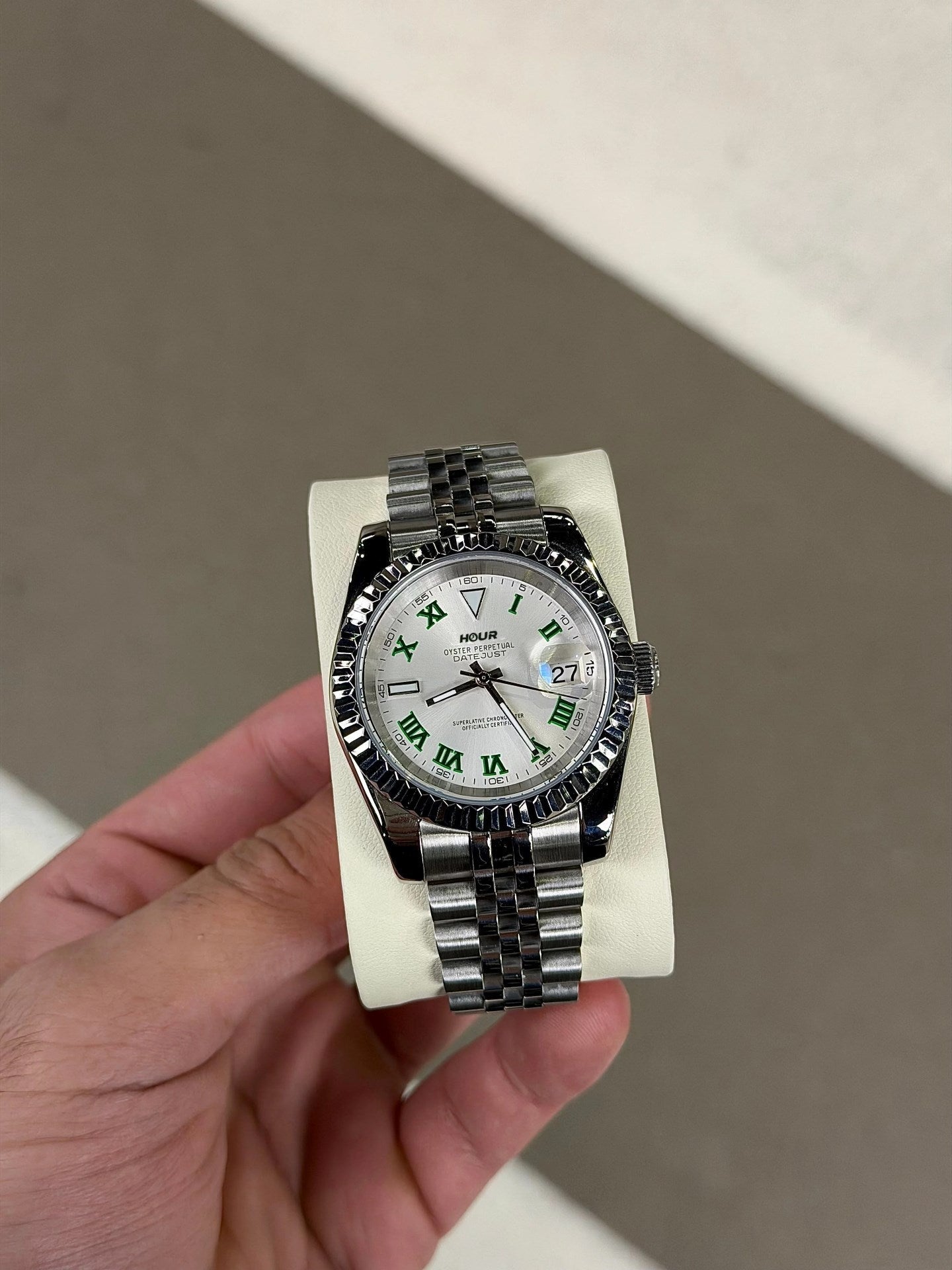 Aurora Hunter Green