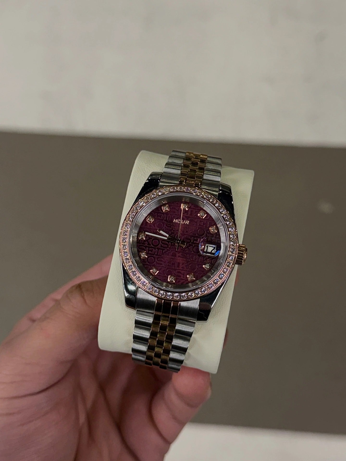 Maroon Majesty