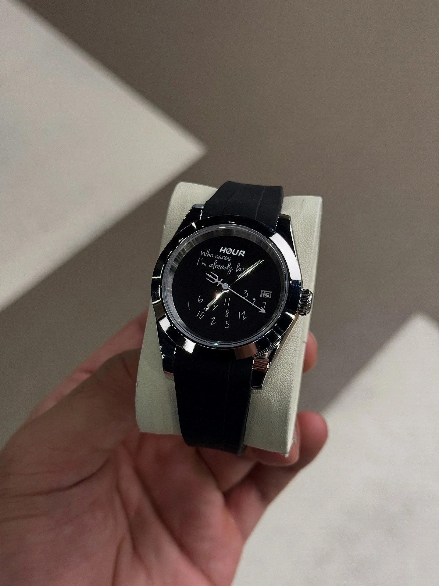Noir Classic Dial