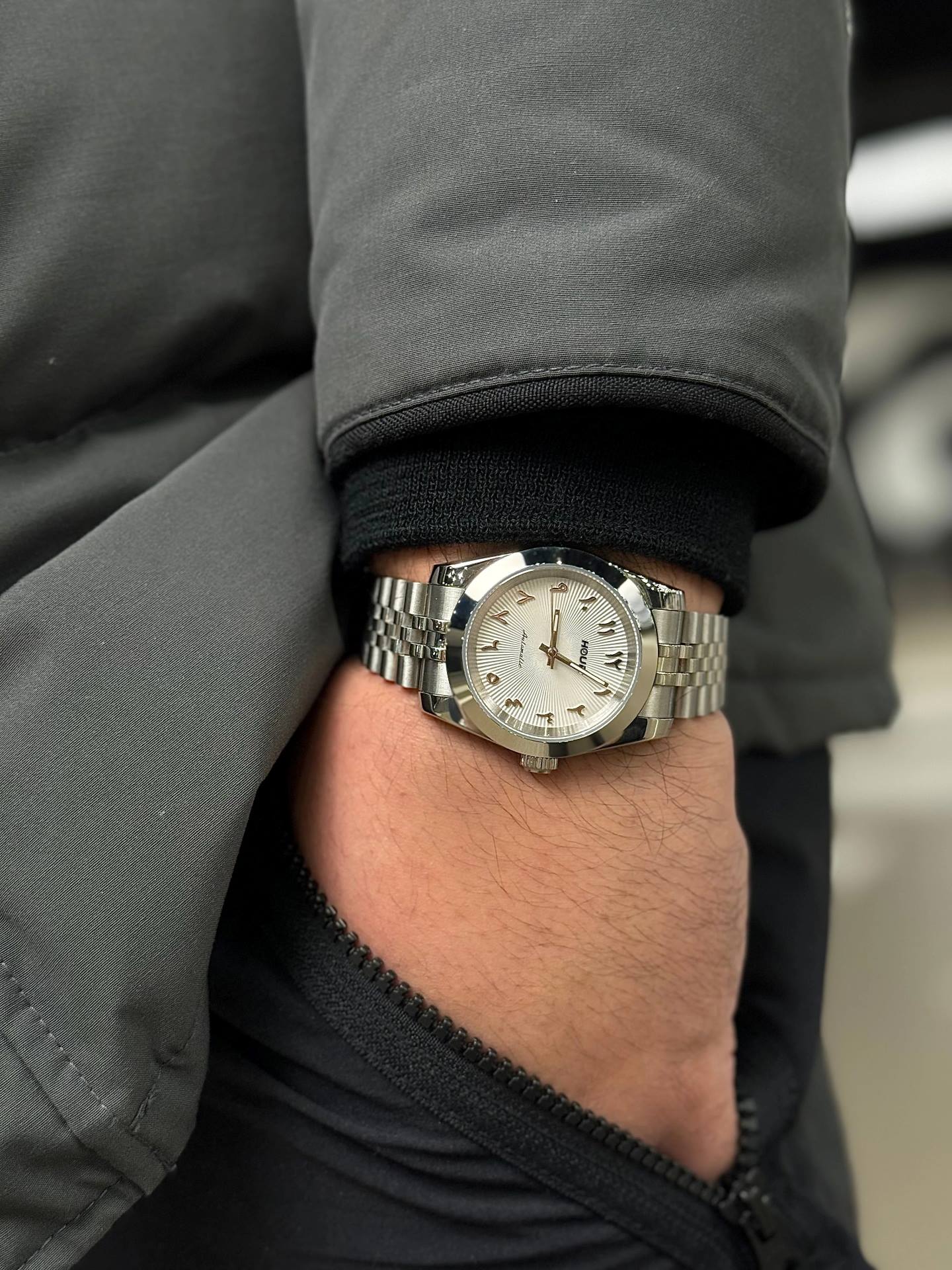 Smooth Bezel White Arabic Dial